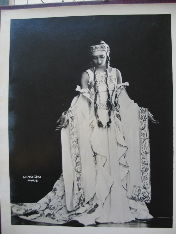 Costume de Natalia Gontchrova créé pour Olga Spessivtseva